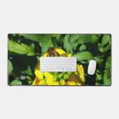Bee on Yellow Flowers デスクマット (キーボード&マウス)