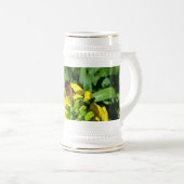Bee on Yellow Flowers ビールジョッキ (正面右)