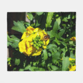 Bee on Yellow Flowers フリースブランケット (正面(横))