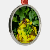 Bee on Yellow Flowers メタルオーナメント (右)