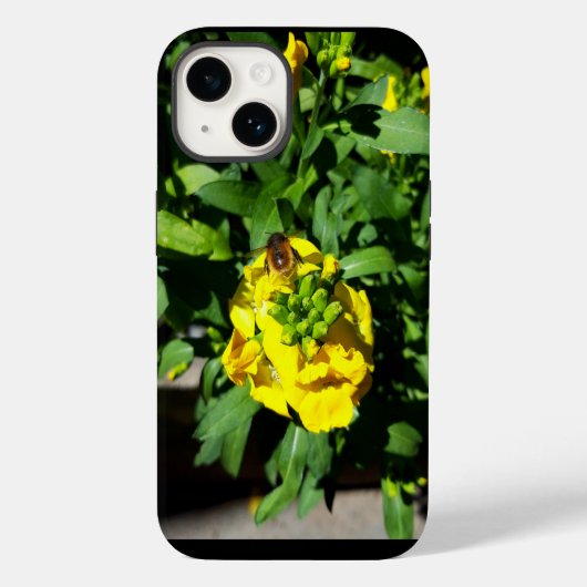 Bee on Yellow Flowers Case-Mate iPhoneケース (裏面)