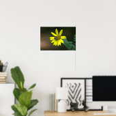 Bee on Yellow Wildflower Poster ポスター (ホームオフィス)