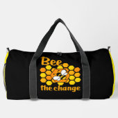Bee The Change Honeycomb ダッフルバッグ (裏面)