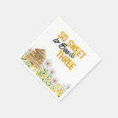Bee Themed Sweet to Bee 3歳の誕生日パーティー スタンダードカクテルナプキン (角)