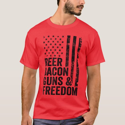 Beer Bacon Guns Freedom USA BBQ American Flag Drin Tシャツ (正面)