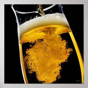 Beer been poured into glass ポスター