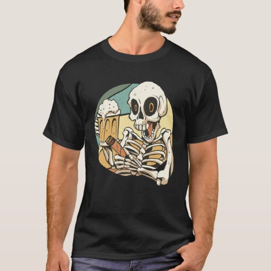 Beer drinking cigar smoking drunk skeleton tシャツ (正面)