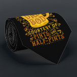 Beer Funny Fathers Dad Bod Humorous Vintage ネクタイ<br><div class="desc">This unique funny beer-theme necktie for fathers says, "This Dad Bod Courtesy of Pints and Half-Pints." It's done in an old-timey antique style with lots of flourishes that have hops and barley on them. "Dad Bod" is written on a mug of beer. The black background color can be customized. You...</div>