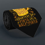 Beer Funny Fathers Dad Bod Humorous Vintage ネクタイ<br><div class="desc">This unique funny beer-theme necktie for fathers says, "This Dad Bod Courtesy of Pints and Half-Pints." It's done in an old-timey antique style with lots of flourishes that have hops and barley on them. "Dad Bod" is written on a mug of beer. The black background color can be customized. You...</div>