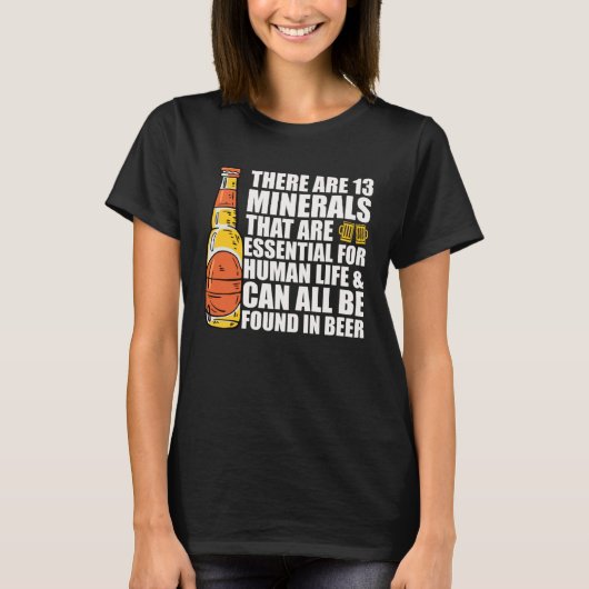 Beer is Essential for Life Fun Fact  Beer Drinker Tシャツ (正面)