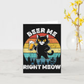 Beer Me Right Meow Funny Cat Drinking Humor  カード (黄色い花)