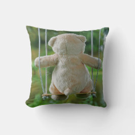 Beer op schommel vanaf de rug. クッション