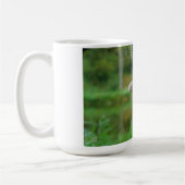 Beer op schommel vanaf de rug. コーヒーマグカップ (左)