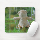 Beer op schommel vanaf de rug. マウスパッド (マウス)