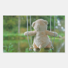 Beer op schommel vanaf de rug. 長方形シール