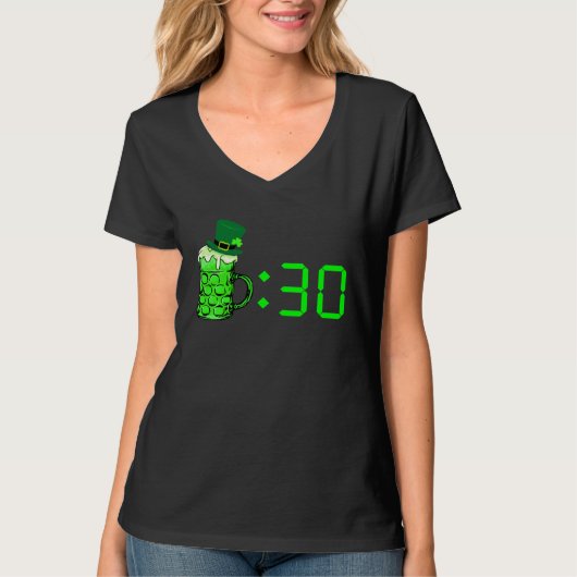 Beer Thirty  St Patricks Day Drinking Or Getting D Tシャツ (正面)
