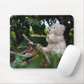 Beertje dat bij kampvuur zit. マウスパッド (マウス)