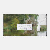 Beertje op schommel aan boom デスクマット (キーボード&マウス)