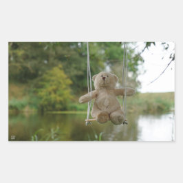 Beertje op schommel aan boom 長方形シール