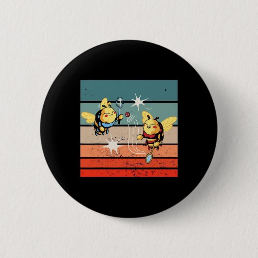 Bees Badmintonダイナミックな漫画のアートワークおもしろいPl 缶バッジ (正面)