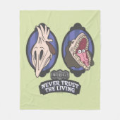 Beetlejuice | Maitlands "Never Trust The Living" フリースブランケット (正面)