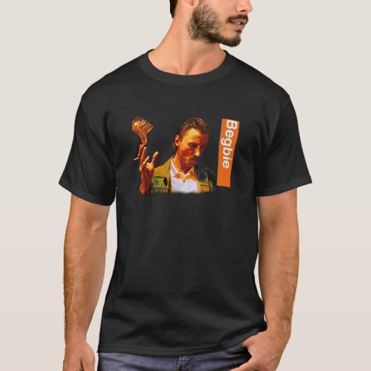 Begbie throws Glass of Beer - Scene from Trainspot Tシャツ (正面)