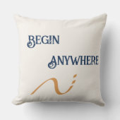 Begin Anywhere Minimalist Navy Cream Throw Pillow クッション (正面)