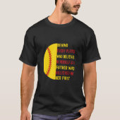 Behind Every Player Is A Father Softball Dad Daug Tシャツ (正面)