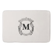 Beige Custom Monogram Crest バスマット (正面)
