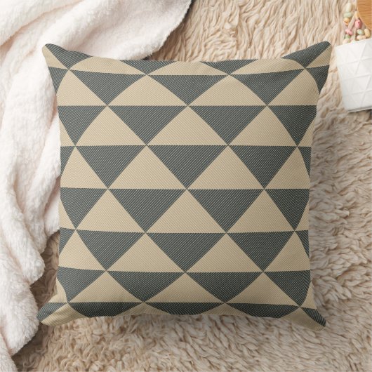 Beige green triangle pattern Throw Pillow クッション (ブランケット)