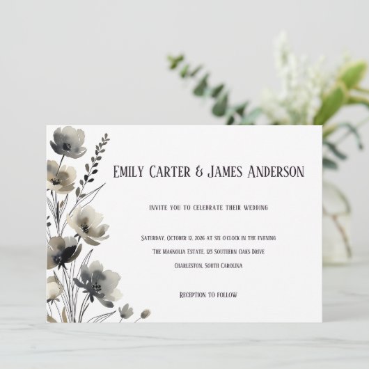 Beige Neutral Floral Wedding 招待状 (スタンド正面)