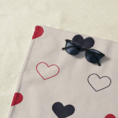 Beige & red Heart Seamless Pattern Cute Minimal ビーチタオル (インサイチュ)