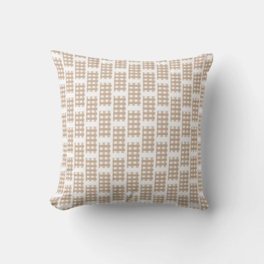 Beige & White Checkered Plaid Throw Pillow  クッション (正面)