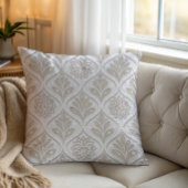 Beige & White Sparkling Quatrefoil Pattern クッション