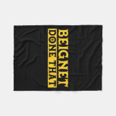 Beignet Done That Funny New Orleans Pun  フリースブランケット (正面(横))