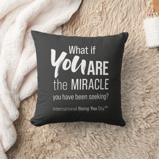 Being 国際的 You Day引用文 クッション (ブランケット)