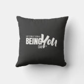 Being 国際的 You Day引用文 クッション (裏面)