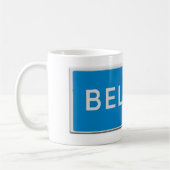 Belfast road sign コーヒーマグカップ (左)