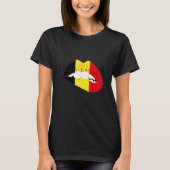 Belgian Flag Lips Belgian Pride Belgie Belgian Roo Tシャツ (正面)