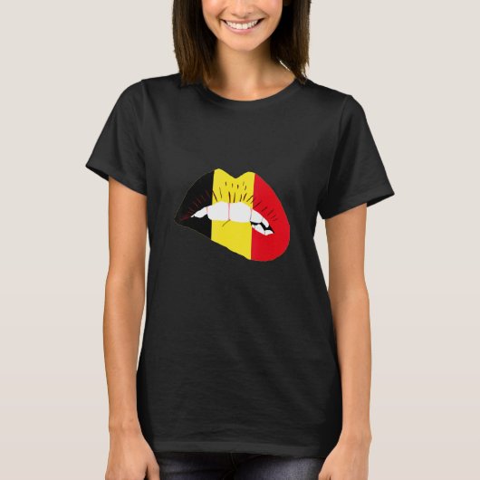 Belgian Flag Lips Belgian Pride Belgie Belgian Roo Tシャツ (正面)