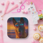 Belgian Malinois Wearing Sunglasses ペーパープレート (パーティー)