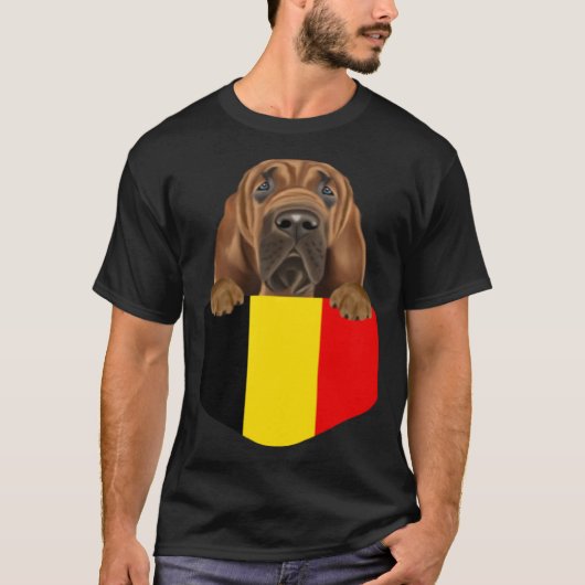 Belgium Flag Bloodhound Dog In Pocket Tシャツ (正面)