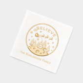 「Believe」の文字入りクリスマスシーンの家族の名前 箔ナプキン (左)