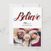 BELIEVE 赤い格子縞のクリスマス ホリデー フォト カード (正面)