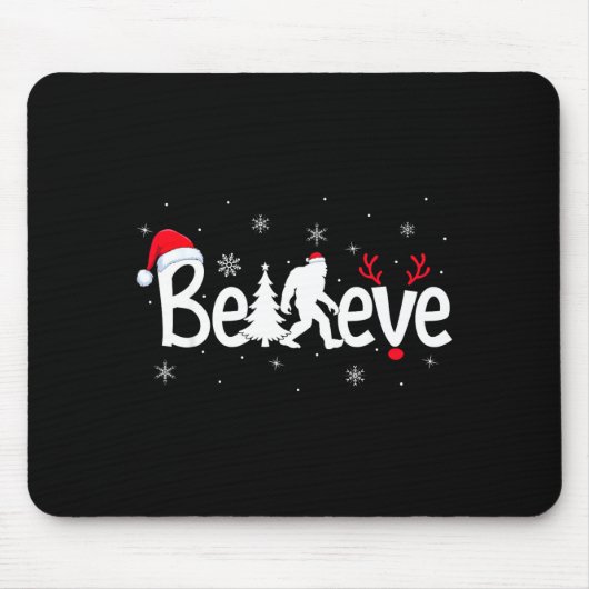 Believe Bigfoot Sasquatch Reindeer Santa Hat Merry マウスパッド (正面)