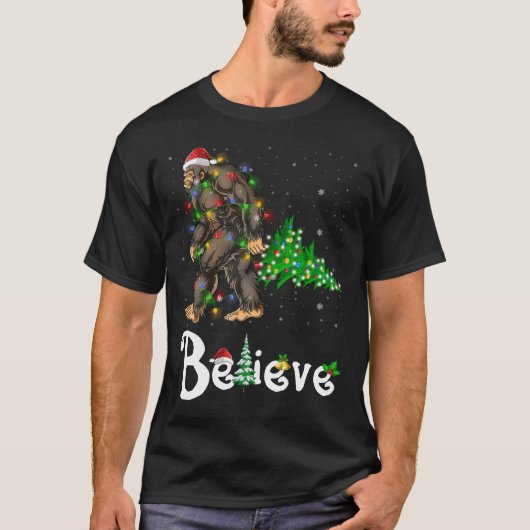 Believe Bigfoot Sasquatch Santa Hat Christmas Tシャツ (正面)