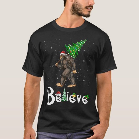 Believe Bigfoot Sasquatch Santa Hat Christmas Tシャツ (正面)