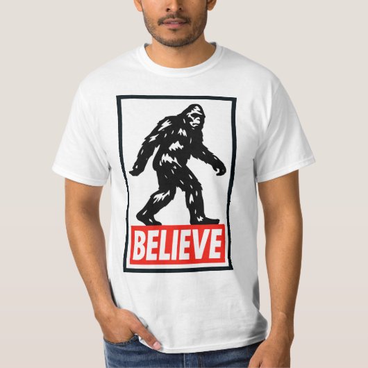 Believe - Bigfoot Sasquatch  Tシャツ (正面)