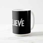 BELIEVE Bold Typography Motivational Design コーヒーマグカップ (正面右)