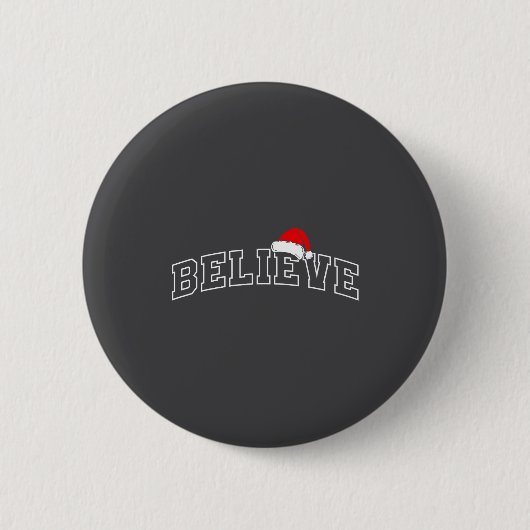 Believe Christmas Varsity Minimal Text Santa Hat F 缶バッジ (正面)